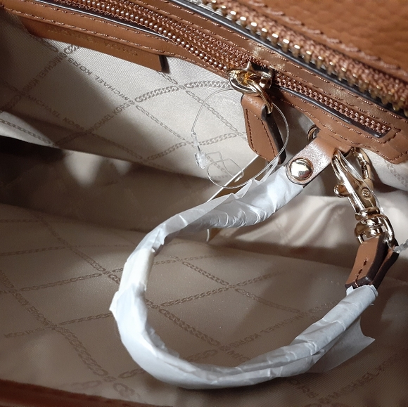 💎NWT Michael Kors Mae Luggage/Cognac Leather Medium Tote - Picture 8 of 16